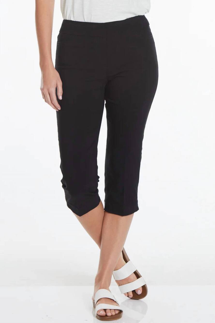 NEW MULTIPLES pull on capri pants with back pockets in black